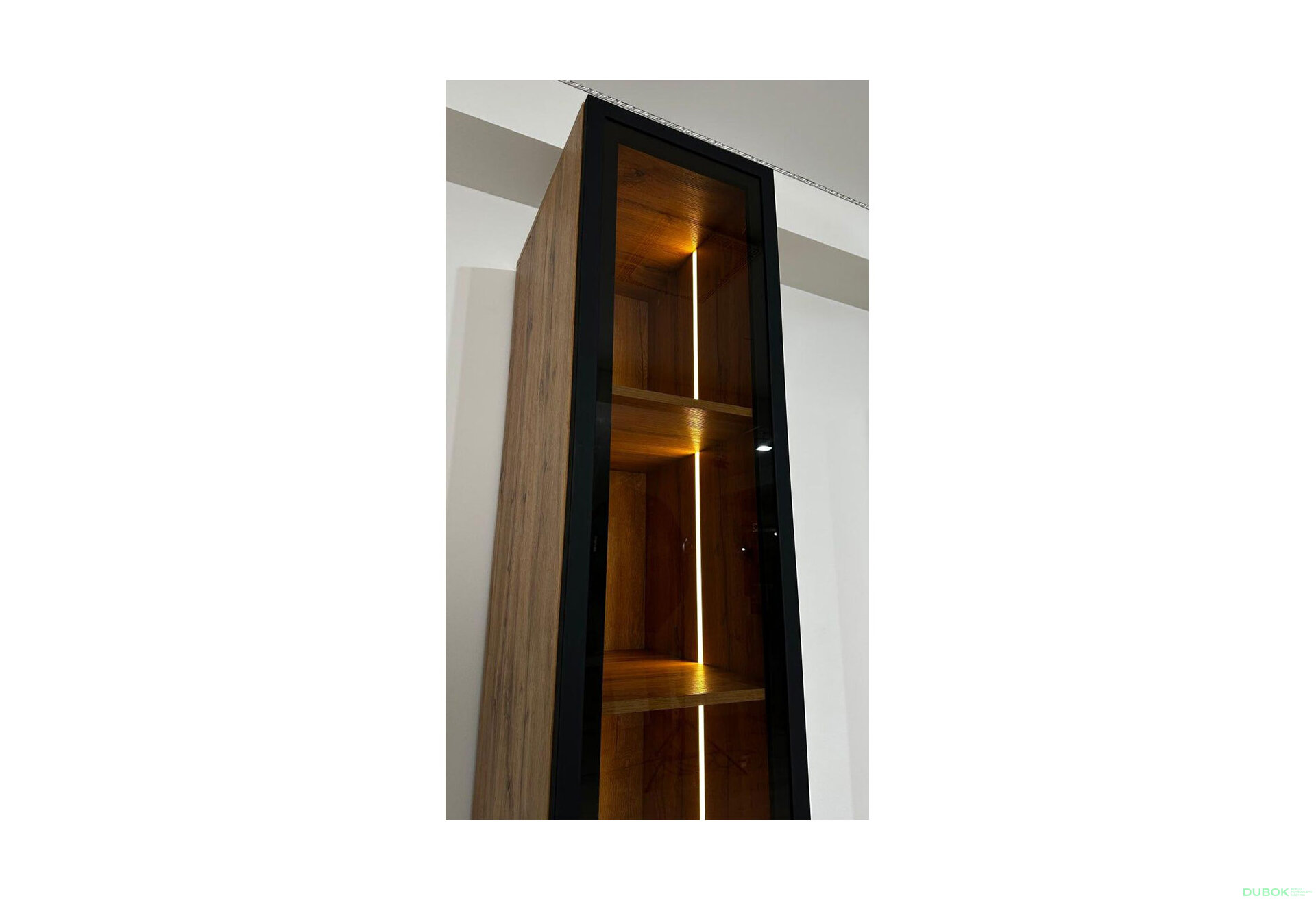 Obrázek 8 - Modul s osvětlením (v-2200*400) dub apalačský Space