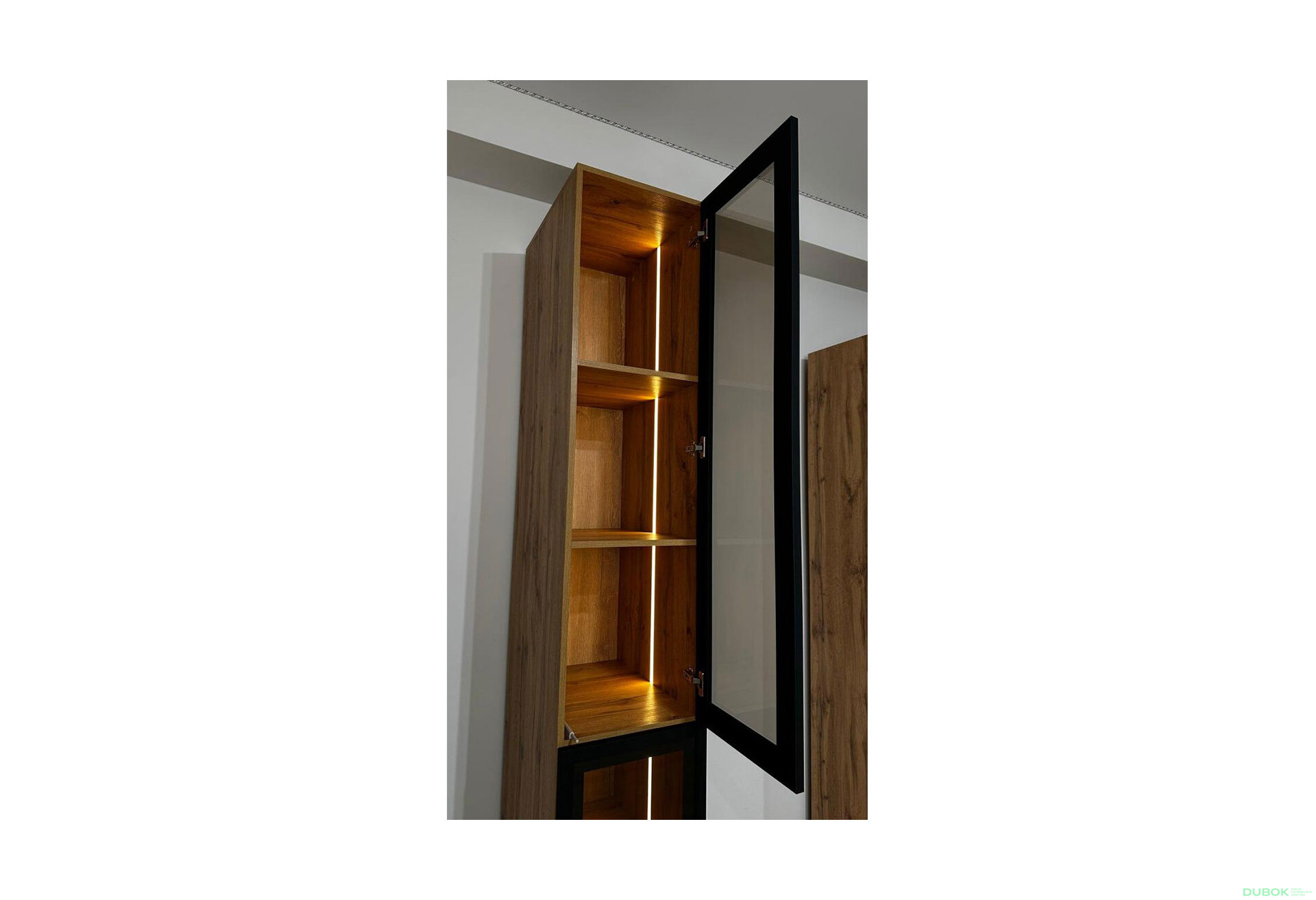 Obrázek 6 - Modul s osvětlením (v-2400*400) dub apalačský Space