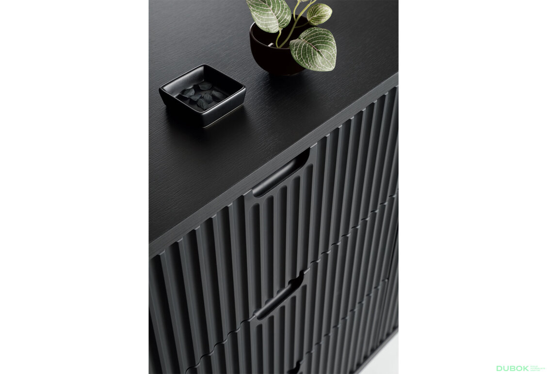 Obrázek 6 - Komoda KSZ-168 černá, černé nohy Zova
